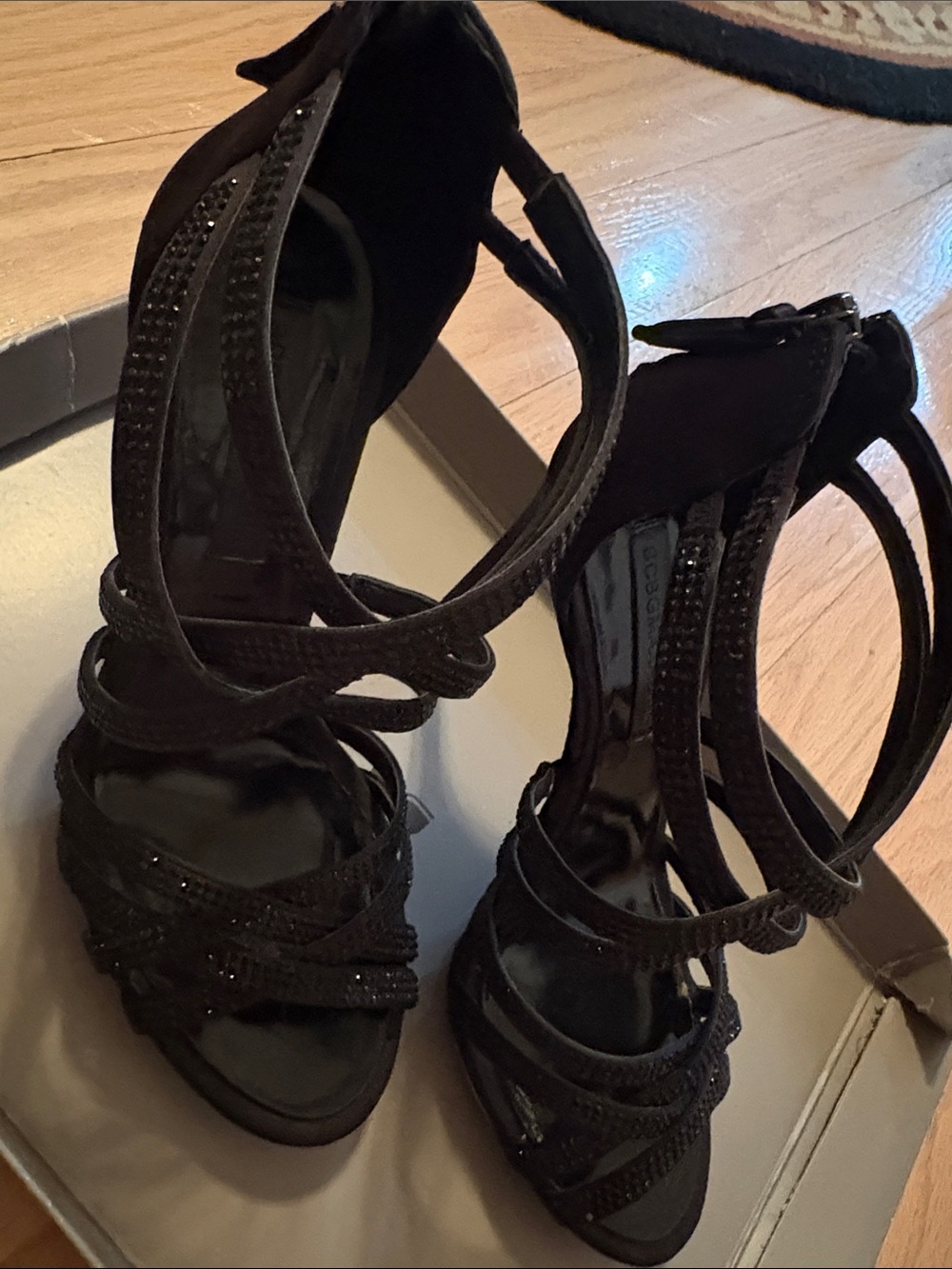 Vero Cuoio black satin size 7m from BCBGMAXAZRIA